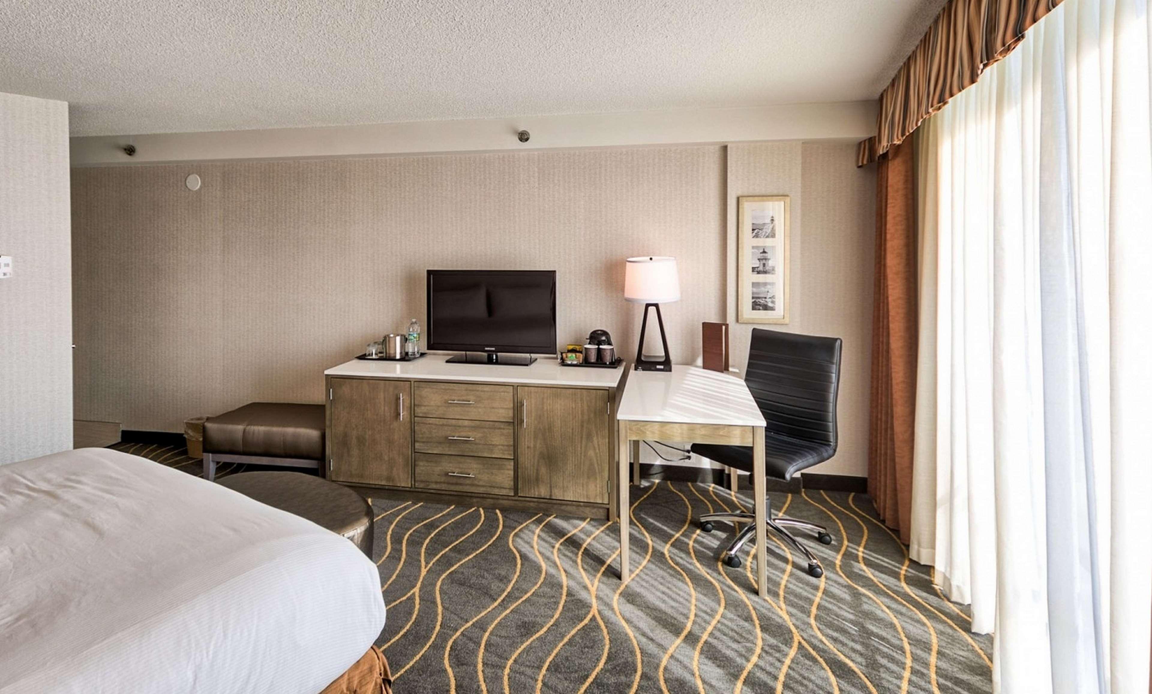 Отель Doubletree By Hilton Portland, Me Саут-Портленд Экстерьер фото