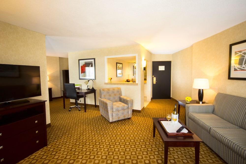 Отель Doubletree By Hilton Portland, Me Саут-Портленд Экстерьер фото