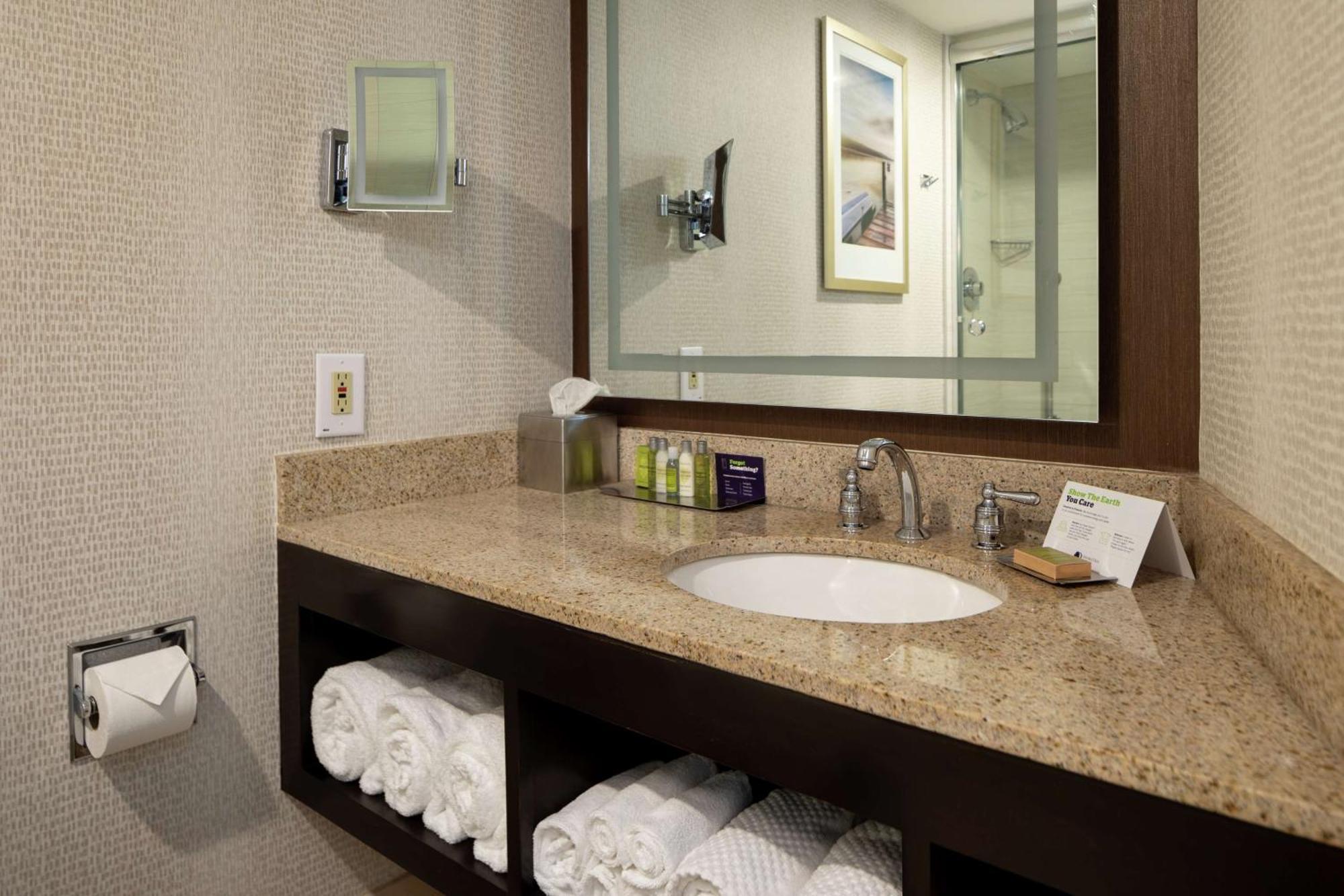 Отель Doubletree By Hilton Portland, Me Саут-Портленд Экстерьер фото