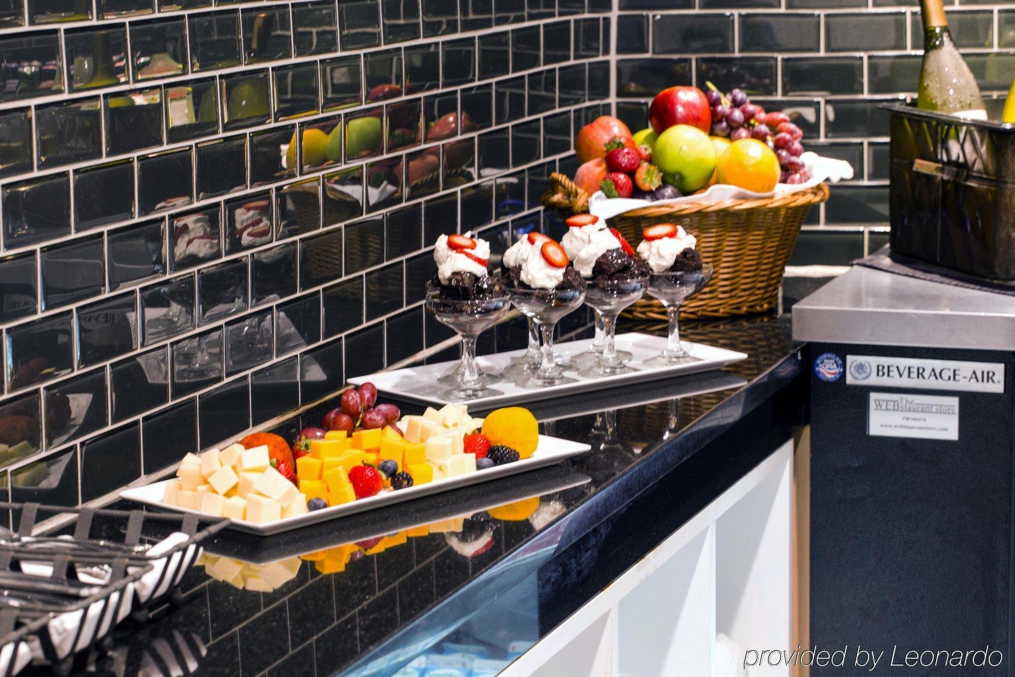Отель Doubletree By Hilton Portland, Me Саут-Портленд Экстерьер фото