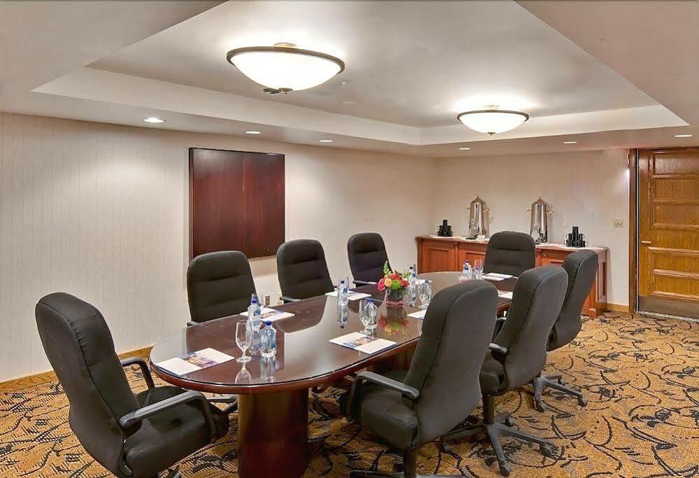 Отель Doubletree By Hilton Portland, Me Саут-Портленд Экстерьер фото